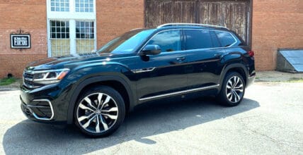A Girls Guide To Cars | How To Keep Your 3Rd Row Passengers Safe In A Crash - 2021 Volkswagen Atlas R Line Featured Image