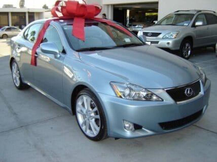 A Girls Guide To Cars | Big Ticket Gift: Don'T Look A Gift Car In The Mouth - Lexus