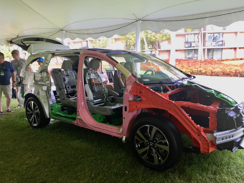 buy a car Honda Odyssey white body
