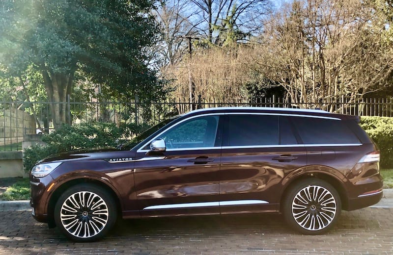 Lincoln suv best sale 3 row seating
