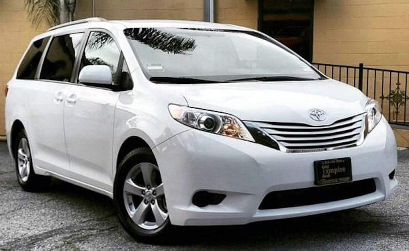 2017 sienna van 2025