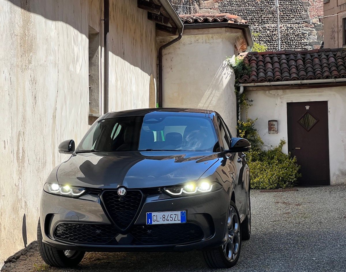 Alfa Romeo Tonale Plug-in Electric Hybrid SUV First Drive - A Girls Guide  to Cars