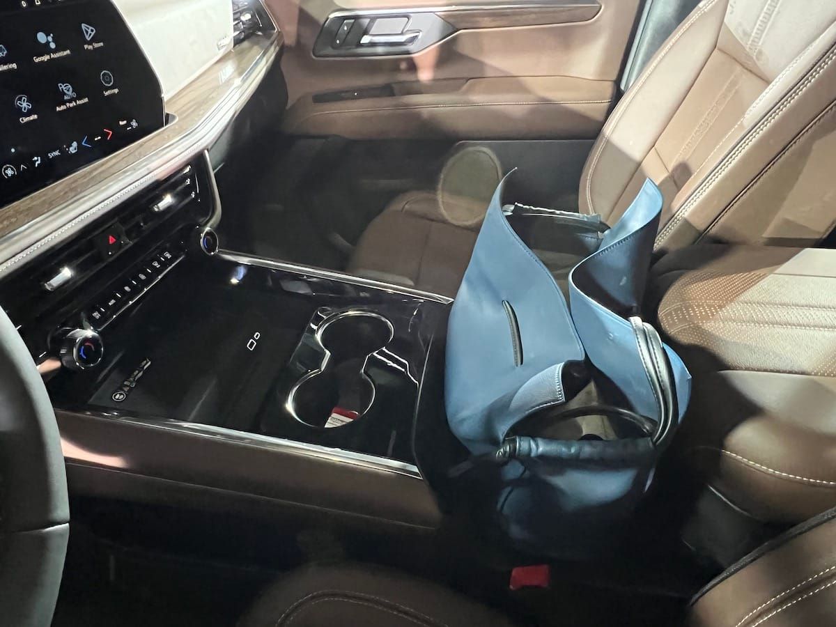 Installing car seat deals in 3rd row suburban