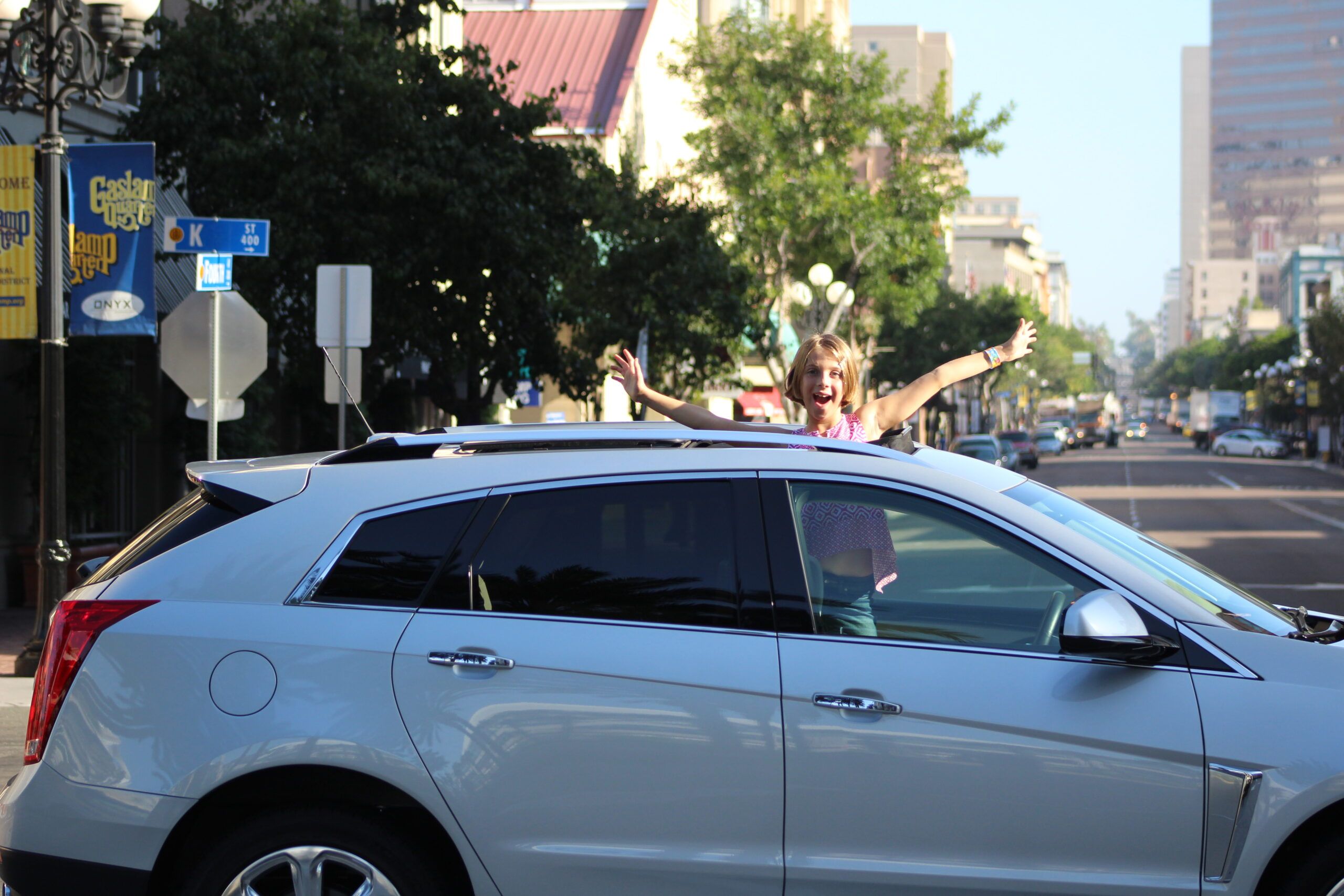 Arriving in STYLE To Taylor Swift in The 2015 Cadillac SRX Luxury SUV 13 Cadillac SRX