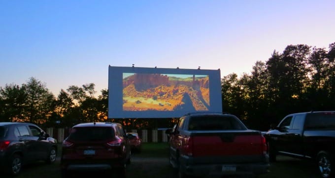 Drive in movie theaters make a comeback