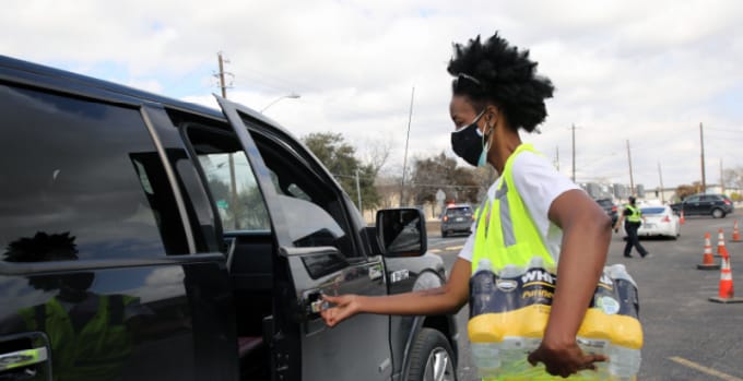 A Girls Guide to Cars | Team Up with Your Vehicle and Volunteer - GGTC Volunteering Feature Vic Hinterlang Shutterstock.com