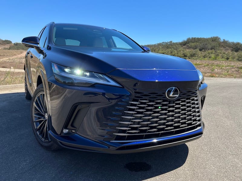 The new front face of the 2023 Lexus RX