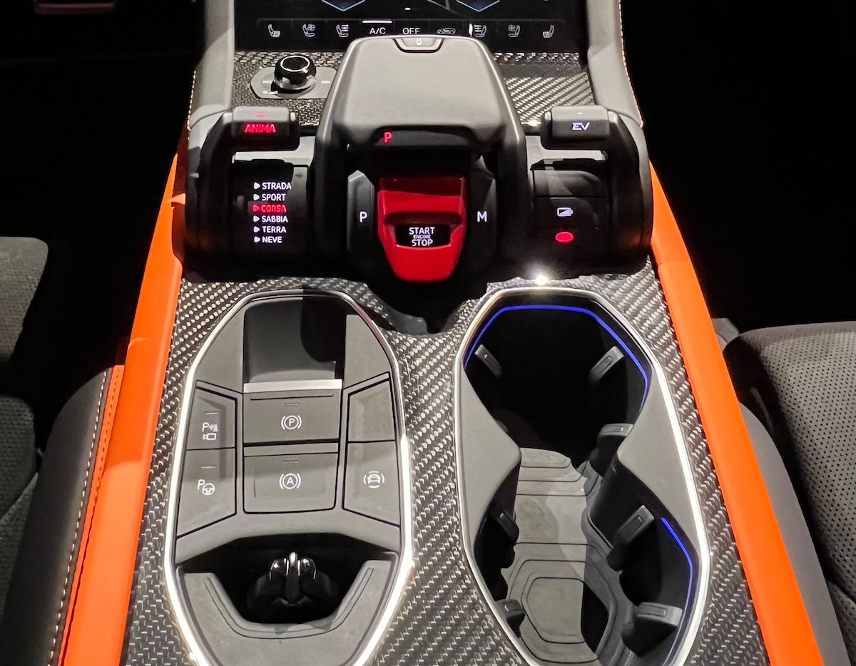 9 Reasons the Lamborghini Urus SE is Worth the (Short) Wait 6 The Lamborghini Urus Se Command Center And Yes, 11 Drive Modes