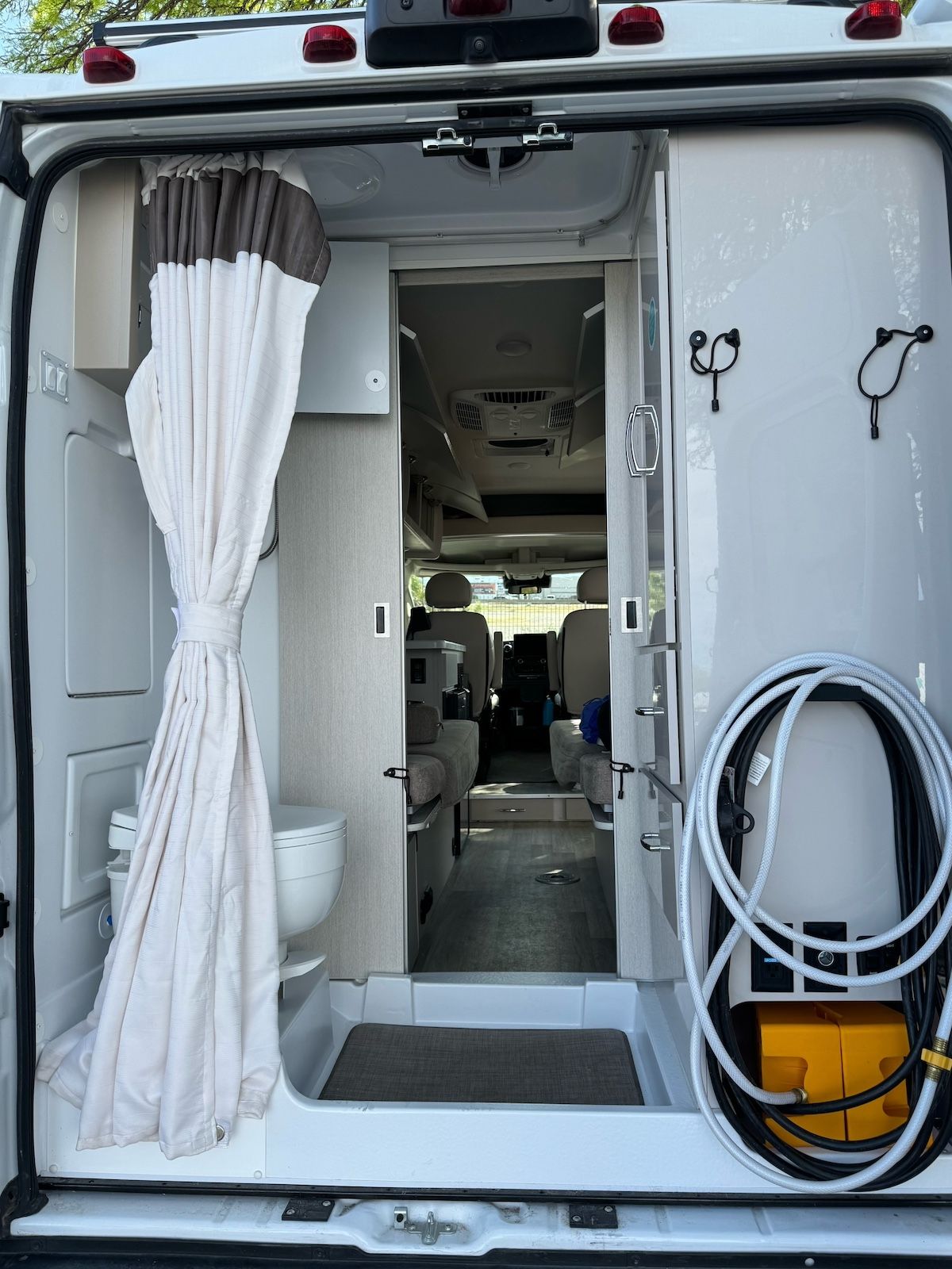 Road Surfer Bathroom