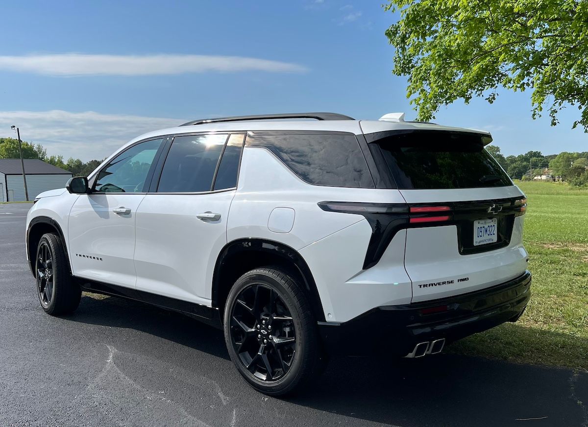 The 2024 Chevrolet Traverse Redesign: Why This Family SUV Is the Best Yet 4 The Rear Of The 2024 Chevrolet Traverse