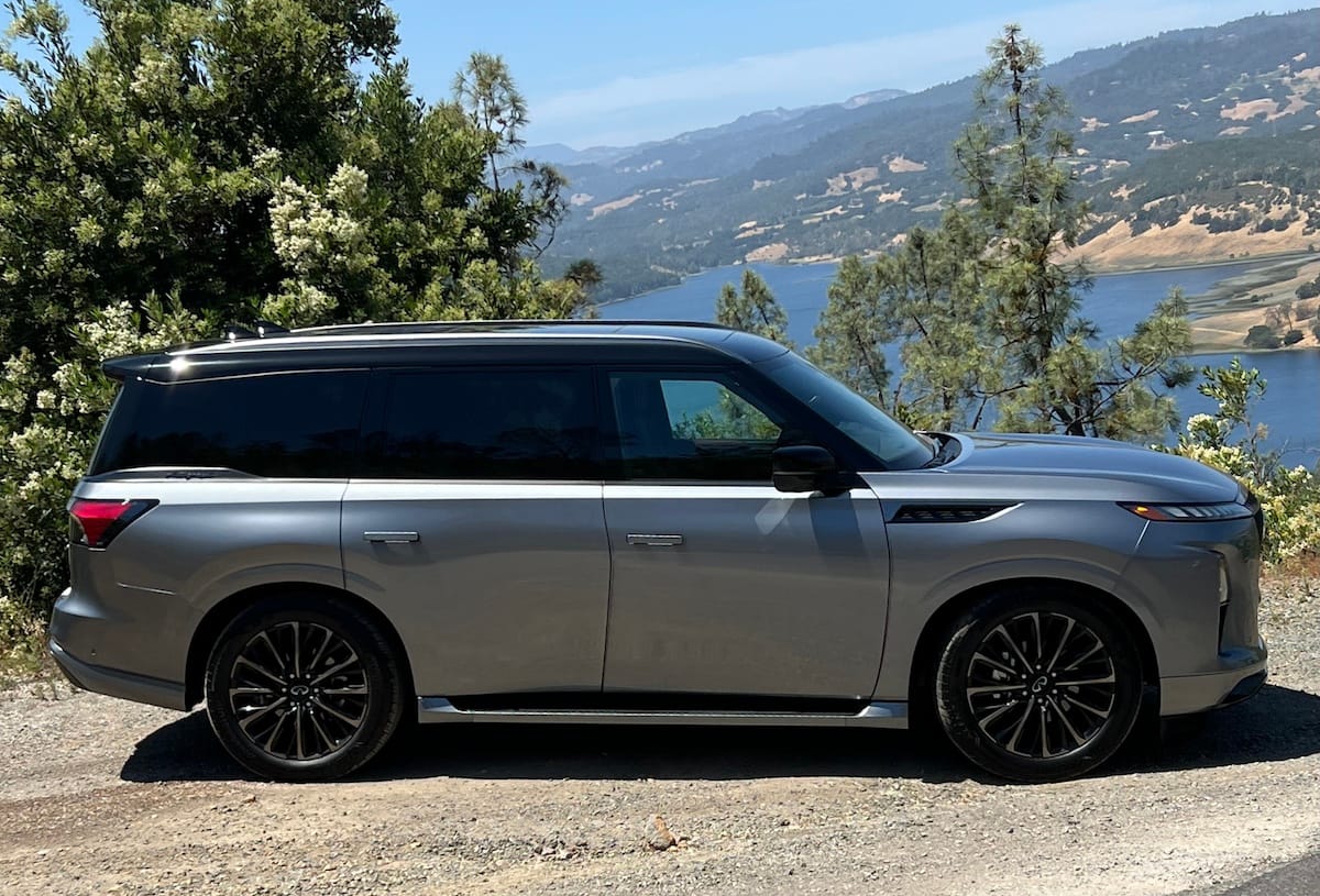 The Full Front Seat In The 2025 Infiniti Qx80