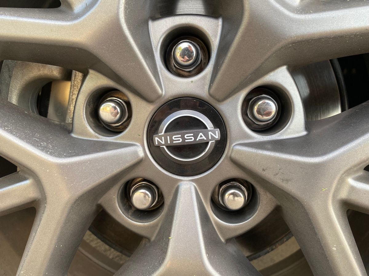 2024 Nissan Altima Sv Logo On Wheel
