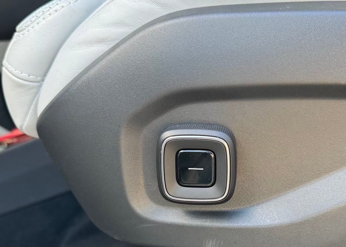 This Joystick-Style Button Holds All The Seat Settings In The 2025 Polestar 3