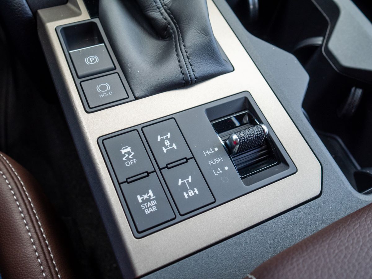 2024 Toyota Land Cruiser-03