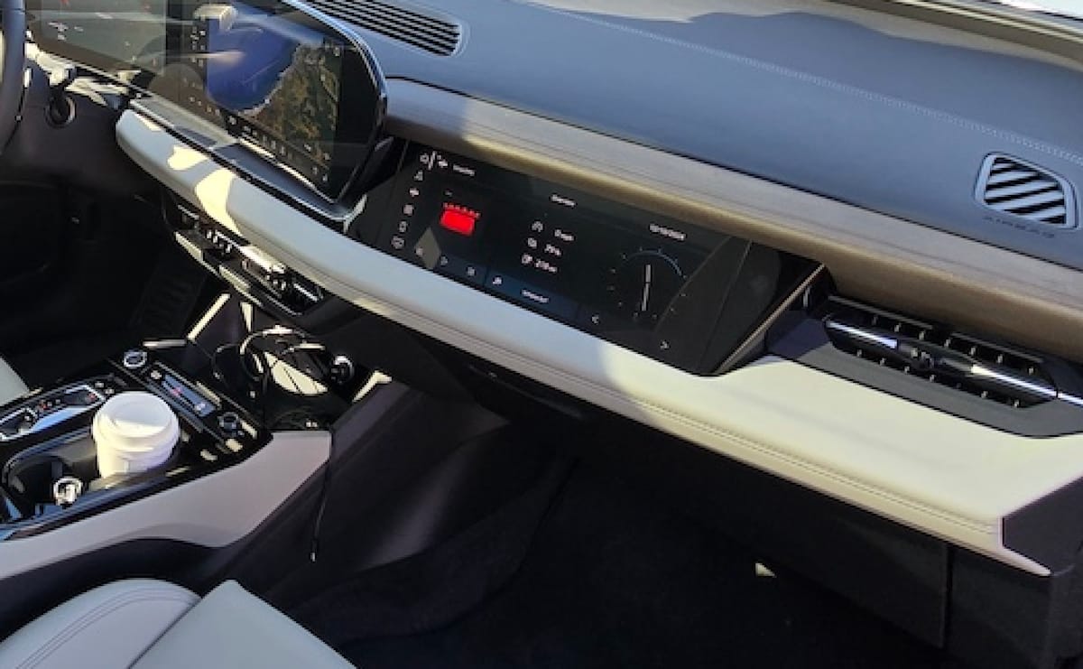 Front Passenger Screen Aufi Q6 E-Tron