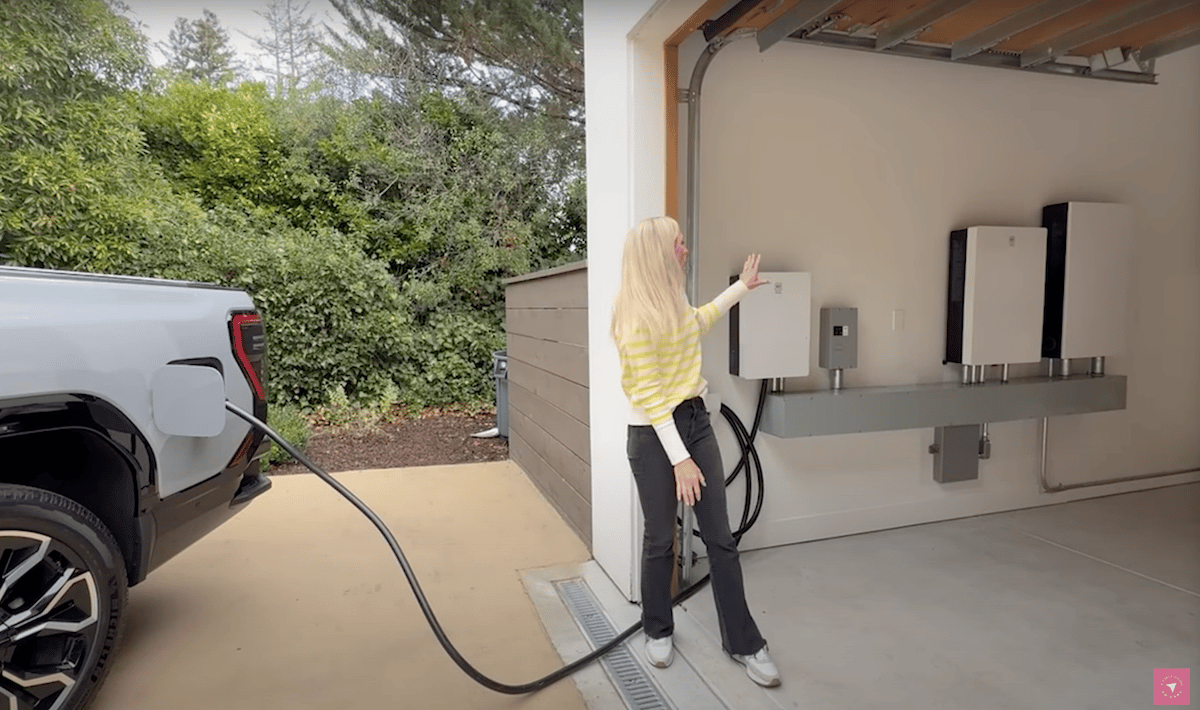 11 Things We Love About the GMC Sierra EV Pickup Truck—And One Thing That's Missing 11 The Gm Energy System Can Be Use To Power The 2025 Gmc Sierra Ev