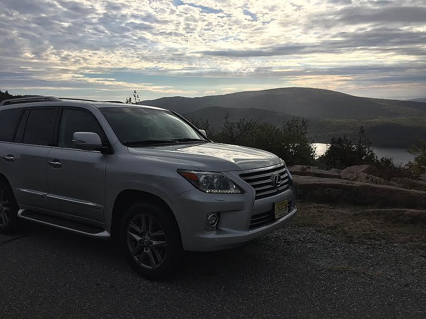 A Girls Guide to Cars | 2015 Lexus LX 570 SUV: A Luxury Ride Perfect for a Fall Road Trip - LX5701