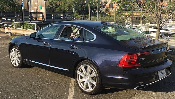 2017 Volvo S90 luxury family sedan