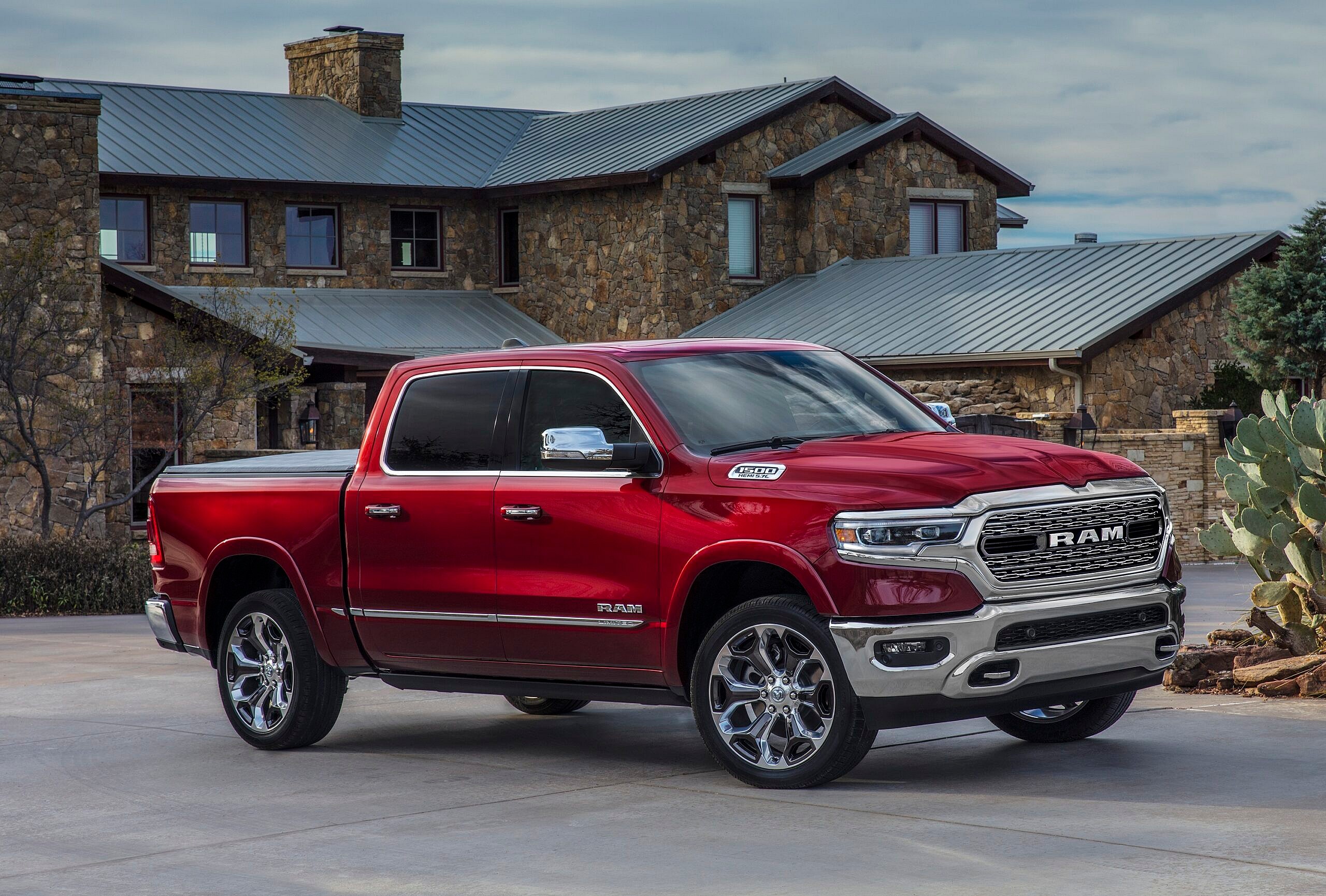 We Like Luxe Trucks, We Cannot Lie! The All New RAM 1500 Pickup Truck is All That 14 A Girls Guide to Cars | We Like Luxe Trucks, We Cannot Lie! The All New RAM 1500 Pickup Truck is All That - LimitedRam1500DR2 scaled