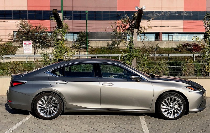 Lexus ES 350 luxury sedan