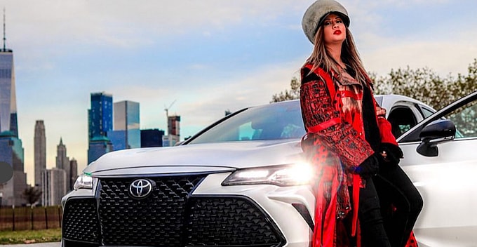 The Perfect Frame for my Neon Hue Life: 2019 Toyota Avalon 7 Toyota Avalon Touring 2019