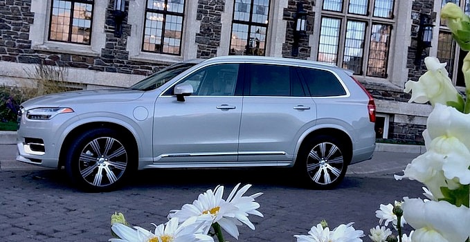 2020 Volvo XC90 3 row SUV