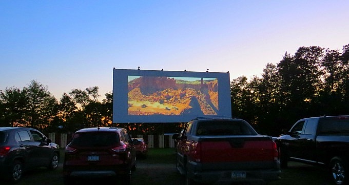 Drive in movie theaters make a comeback