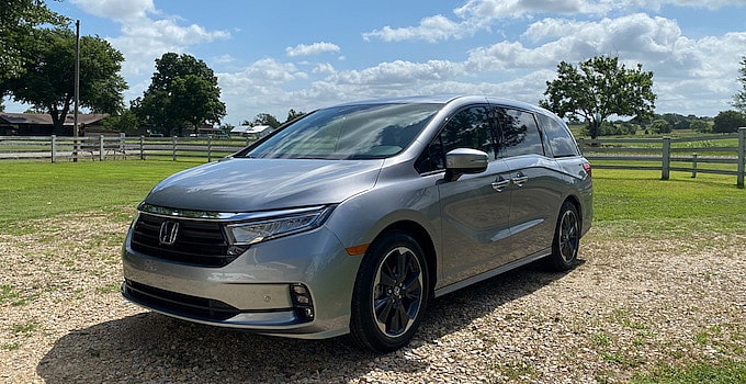 A Girls Guide to Cars | 2021 Honda Odyssey Elite: The Classic Minivan Wins Again - 2021 Honda Odyssey Review Featured Image