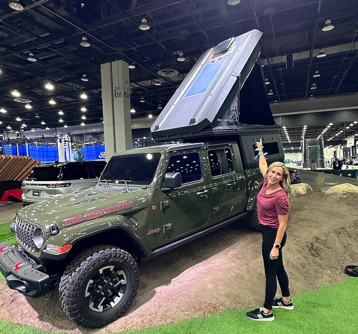The 2024 Jeep Gladiator Pickup Truck Is Now Even More High-Tech For the Off Road 9 2024 Jeep Gladiator