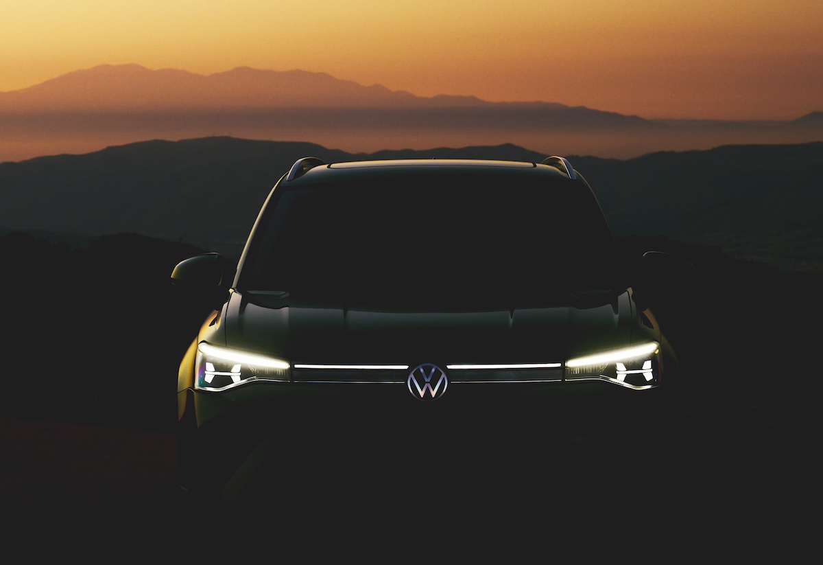 The nighttime signature of the 2025 VW Taos