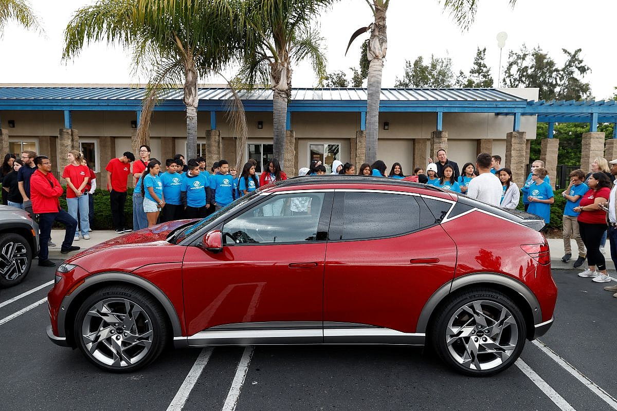 Genesis Gives Back: From One Foundation to Countless Acts of Kindness 8 The Genesis Inspiration Foundation event