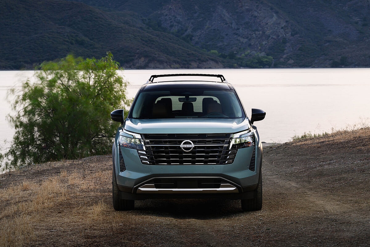 The front end of the new 2026 Nissan Pathfinder