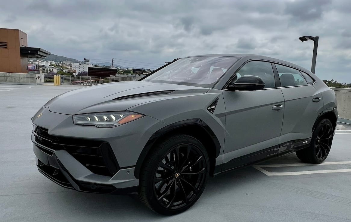 Lamborghini Urus S front end luxury suv