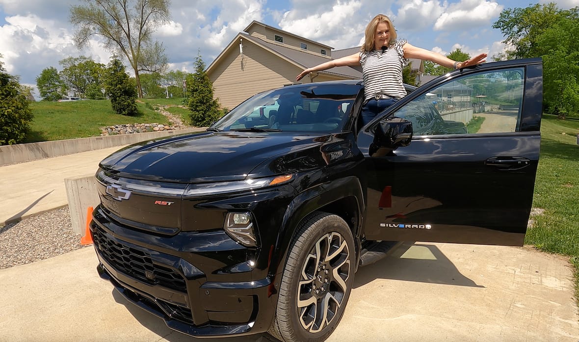 Ta-Da! The Chevy Silverado EV