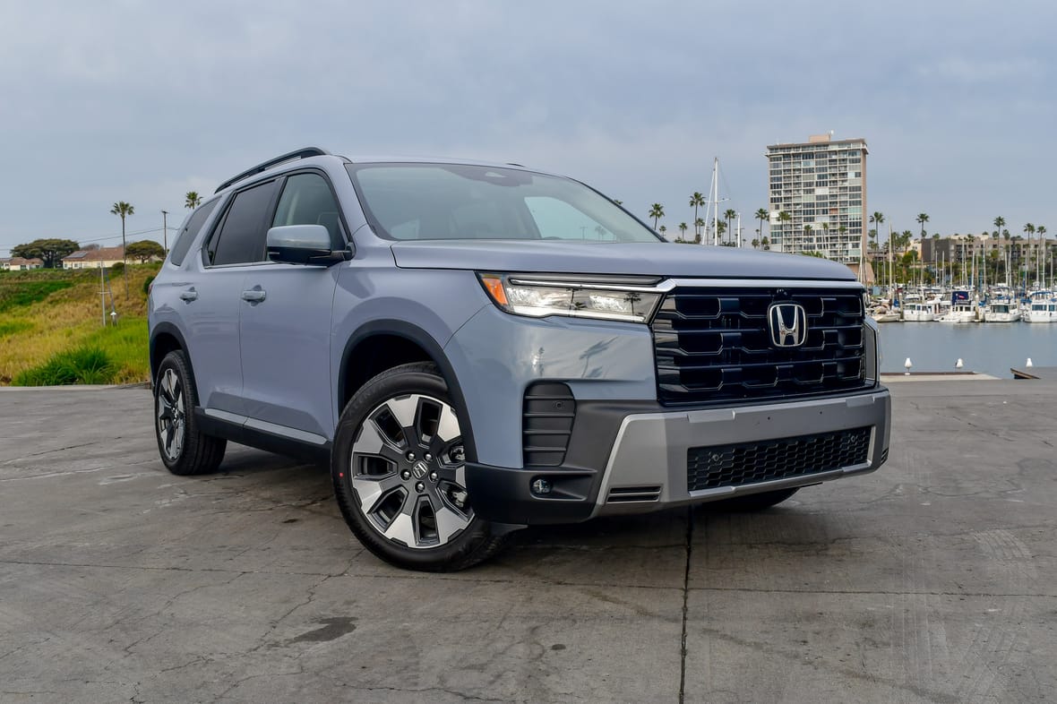 The Front End Of The 2026 Honda Pilot Elite Awd