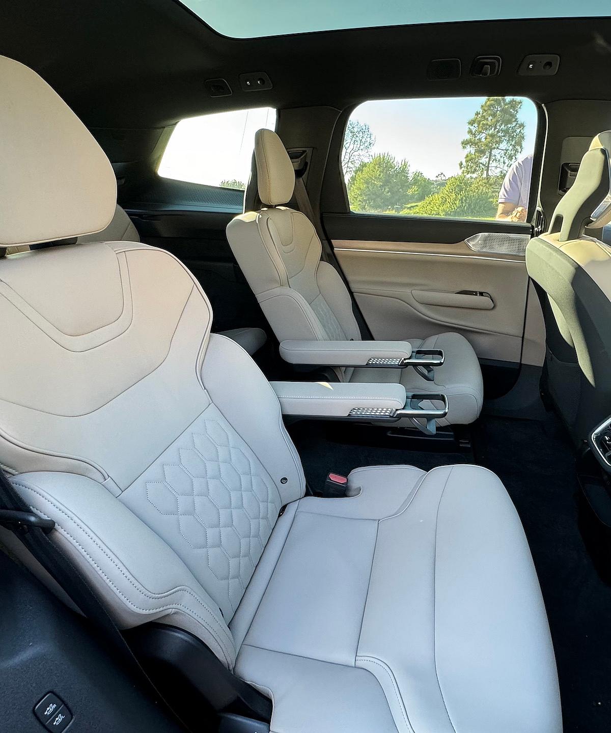 Volvo Ex90 Center Row Captains Chairs