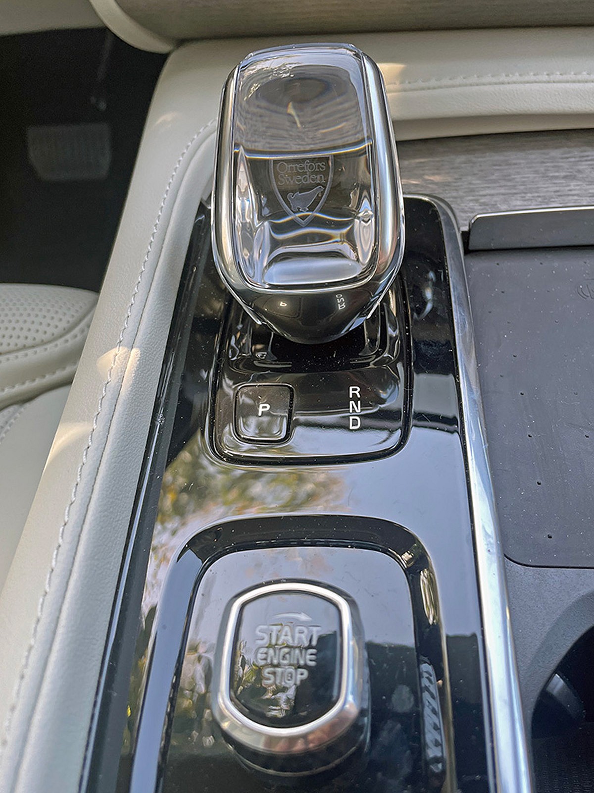 Green and Spacious: The Best 7-Seater Hybrid SUVs, From Luxury To Affordable 10 Hybrid Suvs 3-Row Suvs