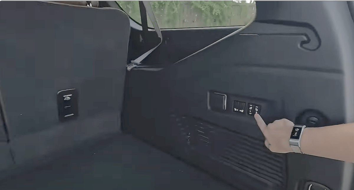 Is Your Full Size SUV Road Trip Ready? What We Learned in the 2024 Chevrolet Suburban 6 Power Rear Seats In The 2024 Chevrolet Suburban Full Size Suv Road Trips