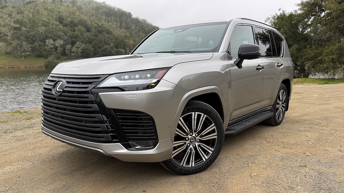 The 2025 Lexus Lx 700H