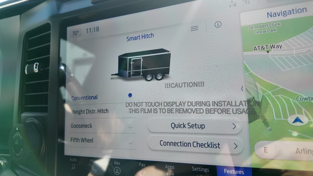 Smart Hitch Screen To Show Different Trailer Options That You May Be Towing