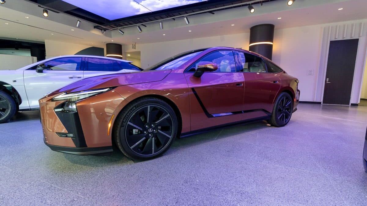 A Girls Guide To Cars | 6 Things That Make The 2026 Lexus Es Worth Waiting For - Es4 Edited