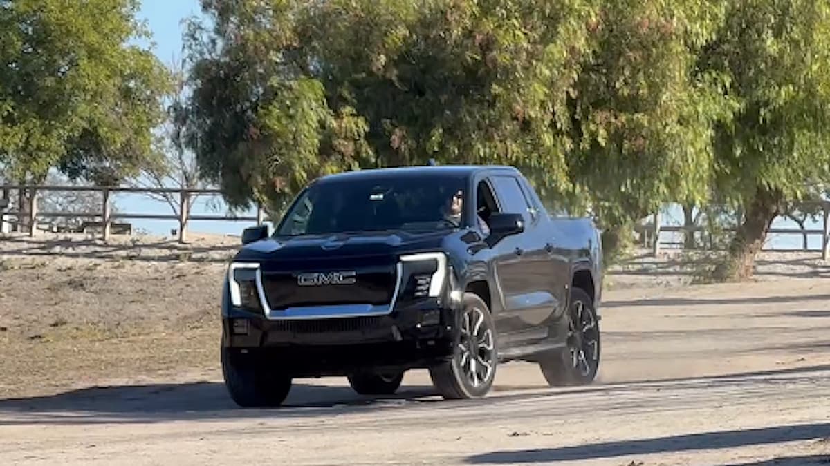 11 Things We Love About the GMC Sierra EV Pickup Truck—And One Thing That's Missing 8 2025 Gmc Sierra Ev
