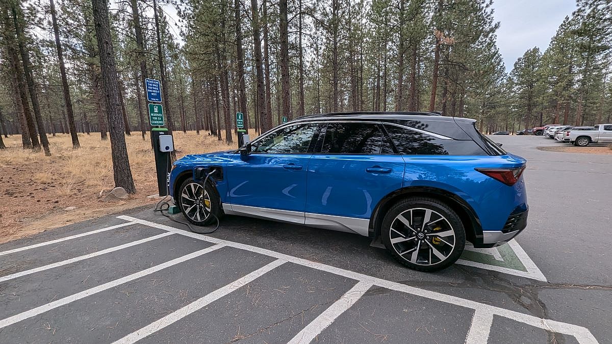 A Girls Guide To Cars | The 2024 Acura Zdx Type S May Have Convinced My In-Laws To Consider An Ev - Pxl 20241011 192416684