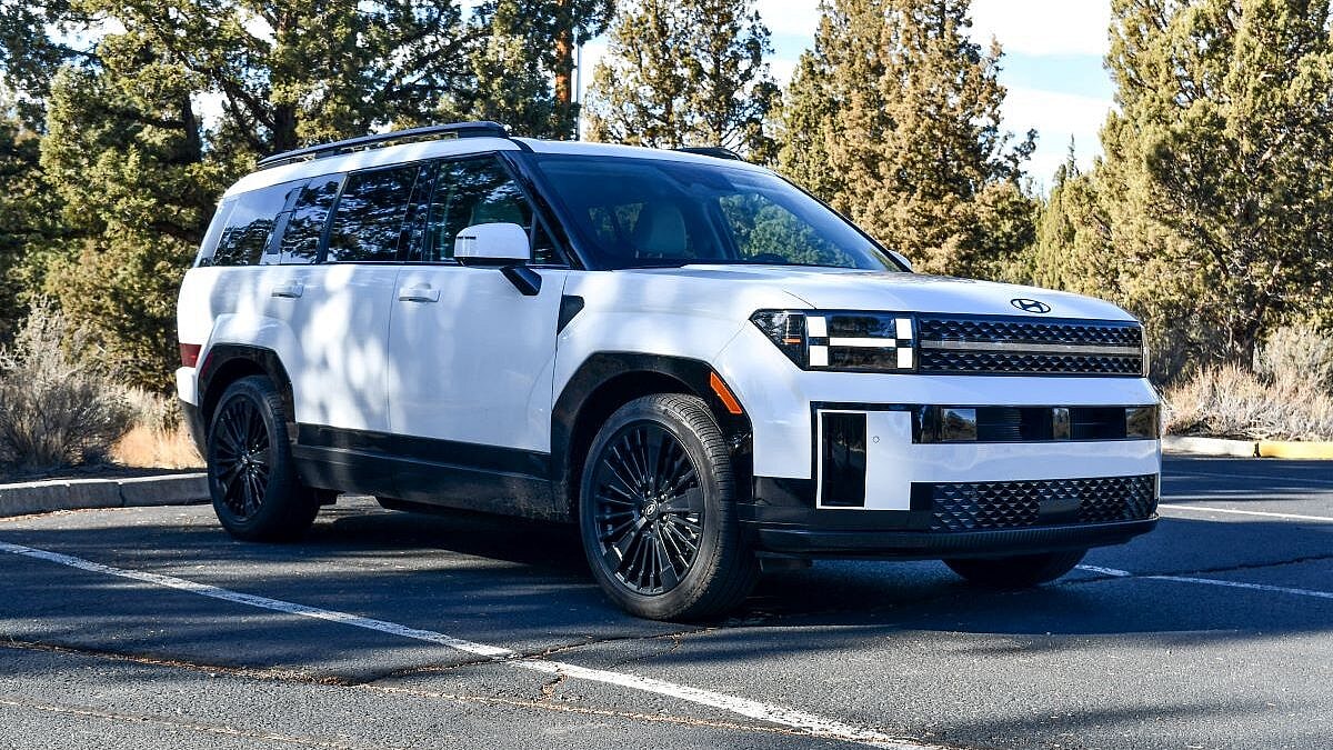 These Are the Best Family SUVs—and Worst—When You Need 7 Seats (or More!) 3 The Side Profile Of The 2024 Hyundai Santa Fe Calligraphy Hybrid Model From The Passenger'S Side Most Affordable 3 Row Suvs