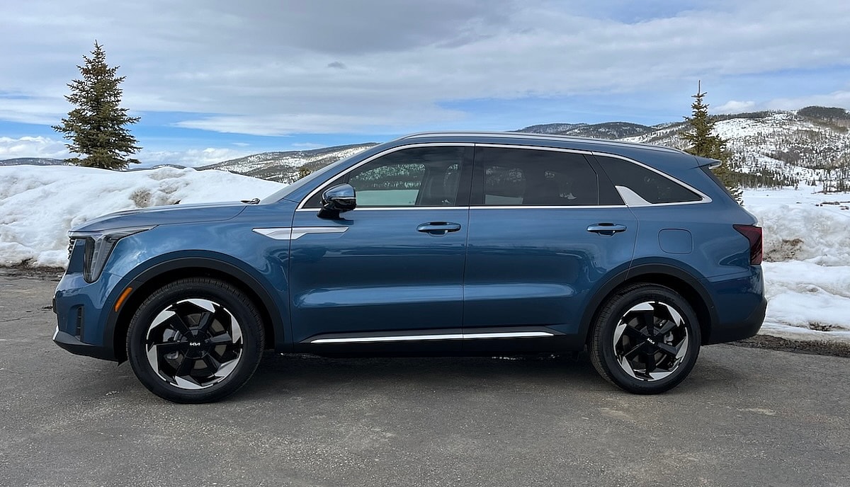 Putting the Updated and Upgraded 2024 Kia Sorento X-Pro to the Ultimate Test: Winter in Colorado 10 2025 Kia Sorento Hybrid Profile Angle.