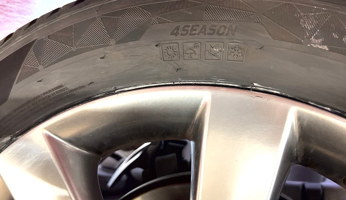 The Four Season Indicator On The Kumho Tires Solus 4S