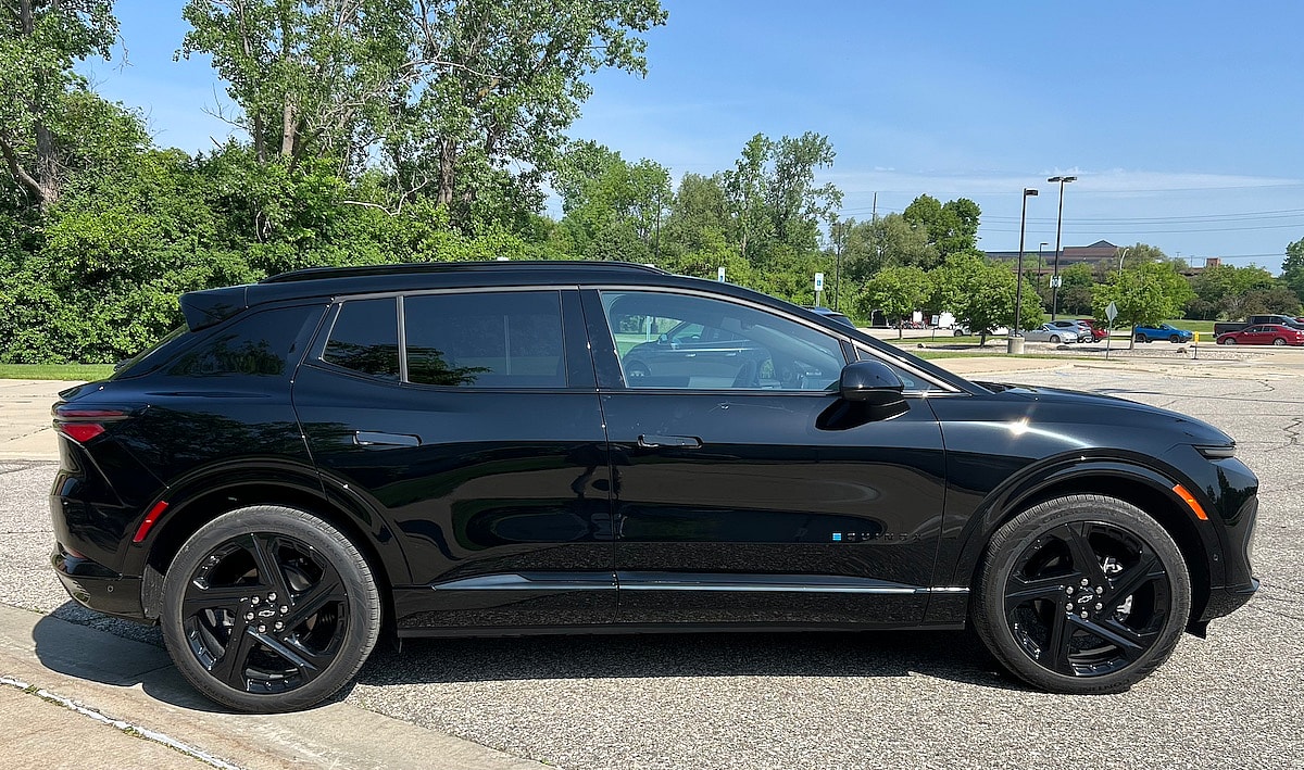A Side View Of The Chevrolet Equinox Ev