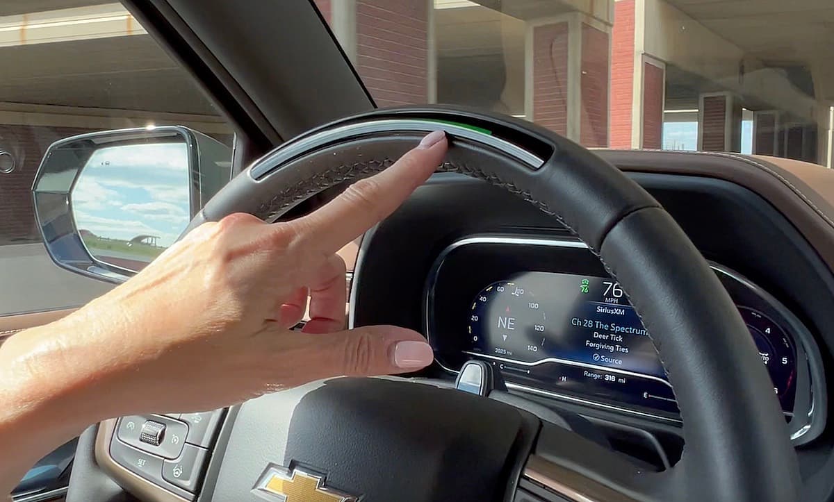 The Green Bar Indicates That Super Cruise Is Active In The Chevrolet Suburban