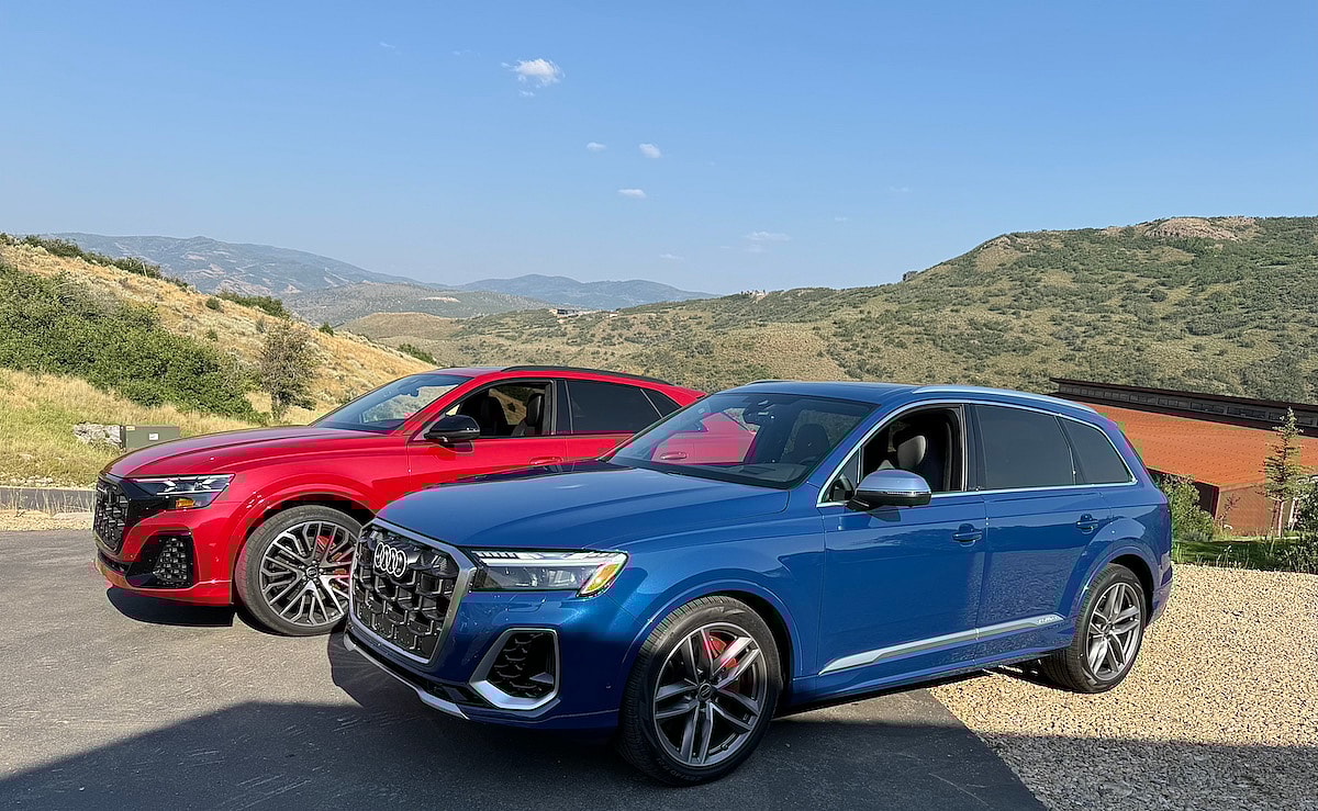 The Audi Sq8 In Red And The Sq7 In Blue