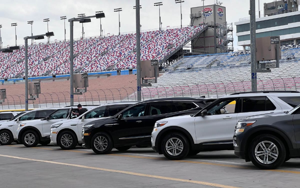 Time To Test The Tires Off The Track! These Ford And Buick Suvs Fitted With Pirelli Tires Are Ready For A Two-Hour Scenic Drive.